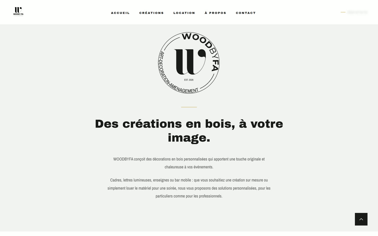 Section « Des créations en bois, à votre image. » avec le logo centré.